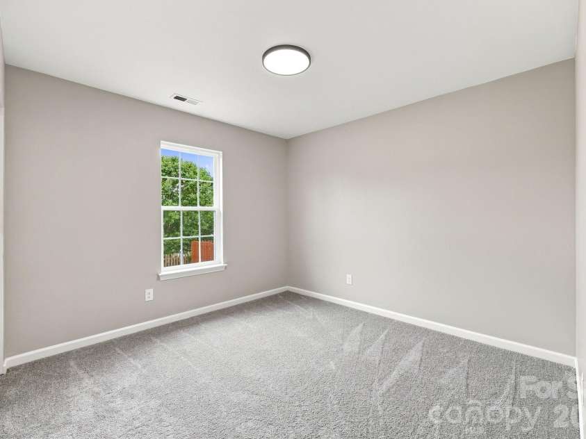 8207 Belmont Stables Drive, Charlotte, NC 28216.  MLS# CAR4409546, YatesRealty ID 26743. 