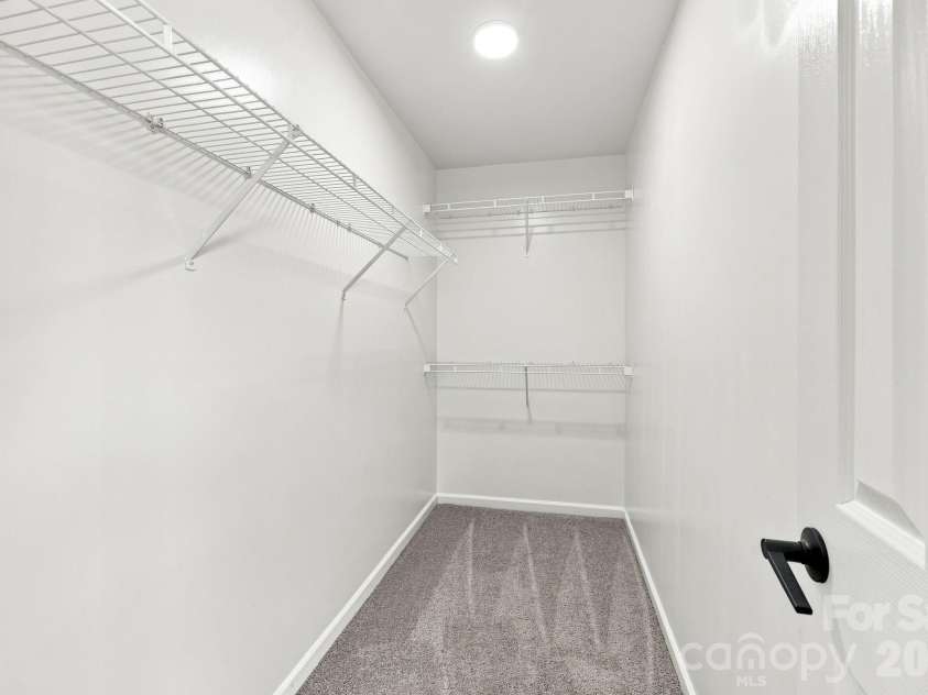 8207 Belmont Stables Drive, Charlotte, NC 28216.  MLS# CAR4409546, YatesRealty ID 26743. 