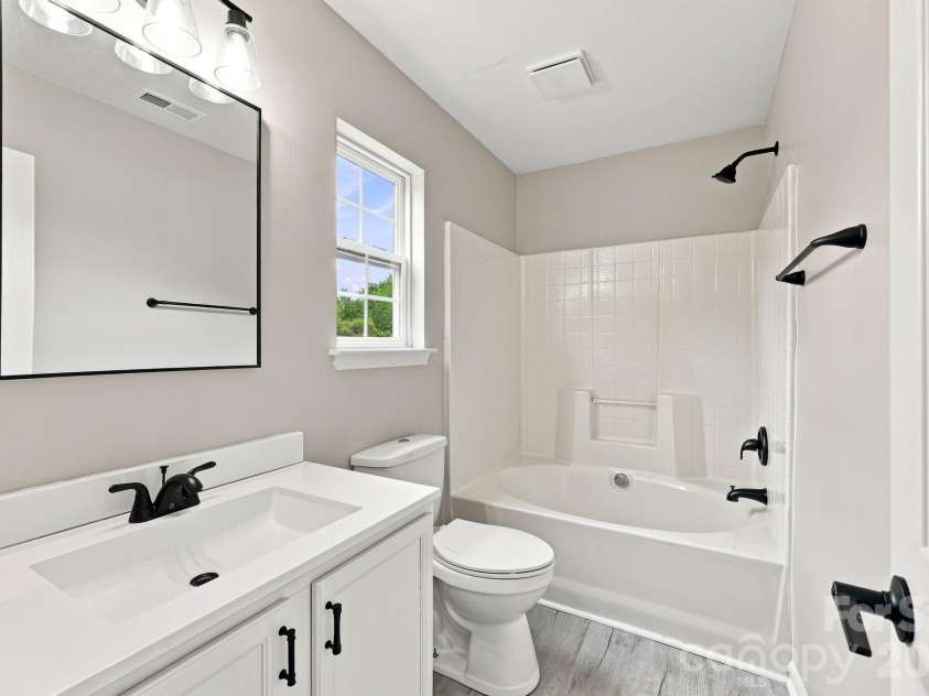 8207 Belmont Stables Drive, Charlotte, NC 28216.  MLS# CAR4409546, YatesRealty ID 26743. 