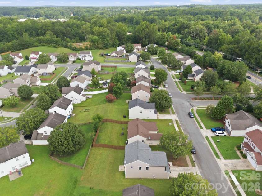 8207 Belmont Stables Drive, Charlotte, NC 28216.  MLS# CAR4409546, YatesRealty ID 26743. 