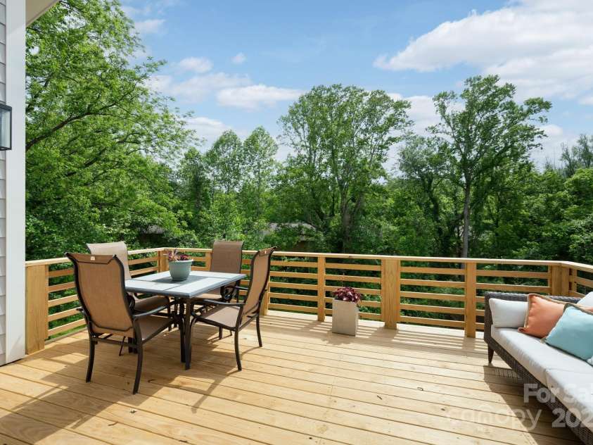 11 Middlebrook Road, Asheville, NC 28805.  MLS# CAR4259341, YatesRealty ID 26744. Al-Fresco Dining Awaits