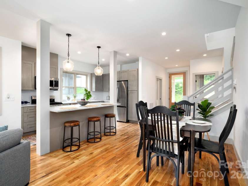11 Middlebrook Road, Asheville, NC 28805.  MLS# CAR4259341, YatesRealty ID 26744. Dining Area Off of Kitchen