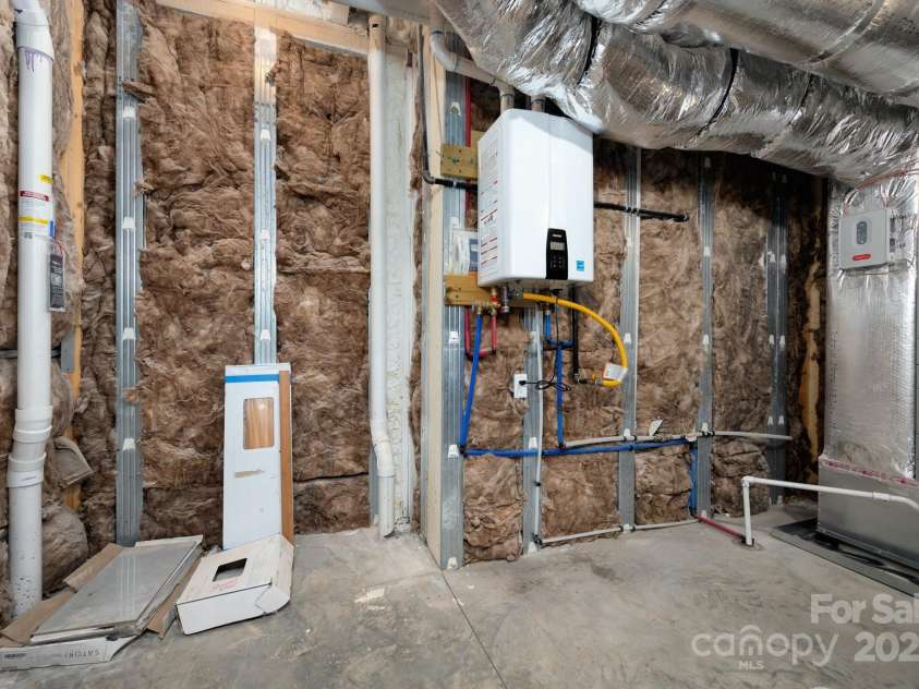 11 Middlebrook Road, Asheville, NC 28805.  MLS# CAR4259341, YatesRealty ID 26744. Utility Room for Extra Storage