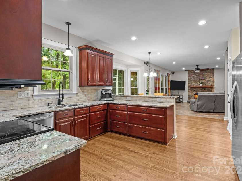 17433 Glassfield Drive, Huntersville, NC 28078.  MLS# CAR4269285, YatesRealty ID 26745. 