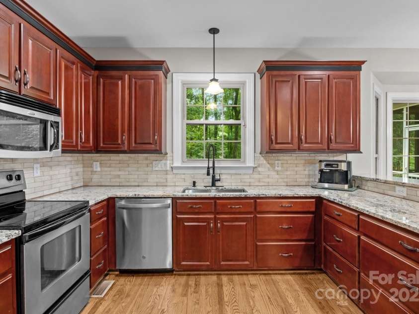 17433 Glassfield Drive, Huntersville, NC 28078.  MLS# CAR4269285, YatesRealty ID 26745. 