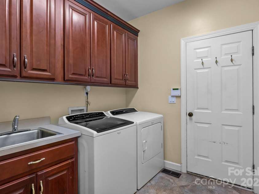 17433 Glassfield Drive, Huntersville, NC 28078.  MLS# CAR4269285, YatesRealty ID 26745. 