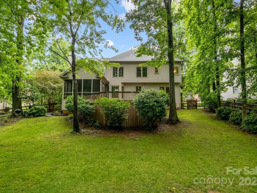 17433 Glassfield Drive, Huntersville, NC 28078.  MLS# CAR4269285, YatesRealty ID 26745. 