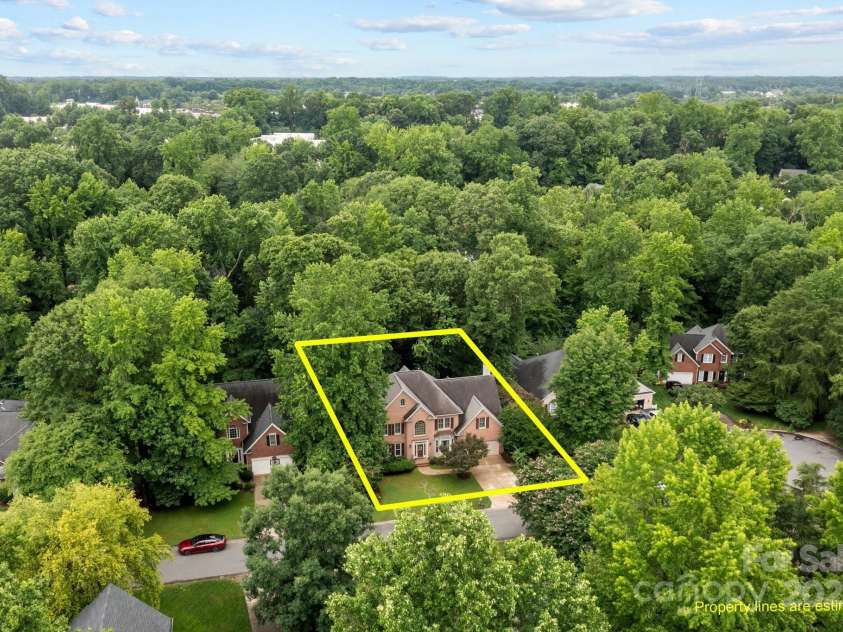 17433 Glassfield Drive, Huntersville, NC 28078.  MLS# CAR4269285, YatesRealty ID 26745. 