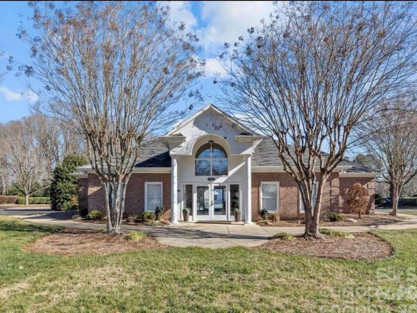 17433 Glassfield Drive, Huntersville, NC 28078.  MLS# CAR4269285, YatesRealty ID 26745. 