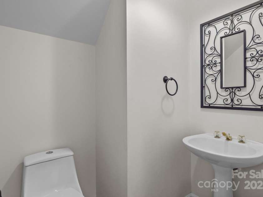 17433 Glassfield Drive, Huntersville, NC 28078.  MLS# CAR4333480, YatesRealty ID 26745. 