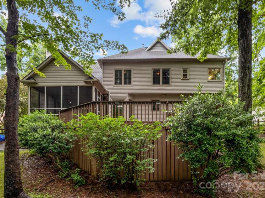 17433 Glassfield Drive, Huntersville, NC 28078.  MLS# CAR4333480, YatesRealty ID 26745. 