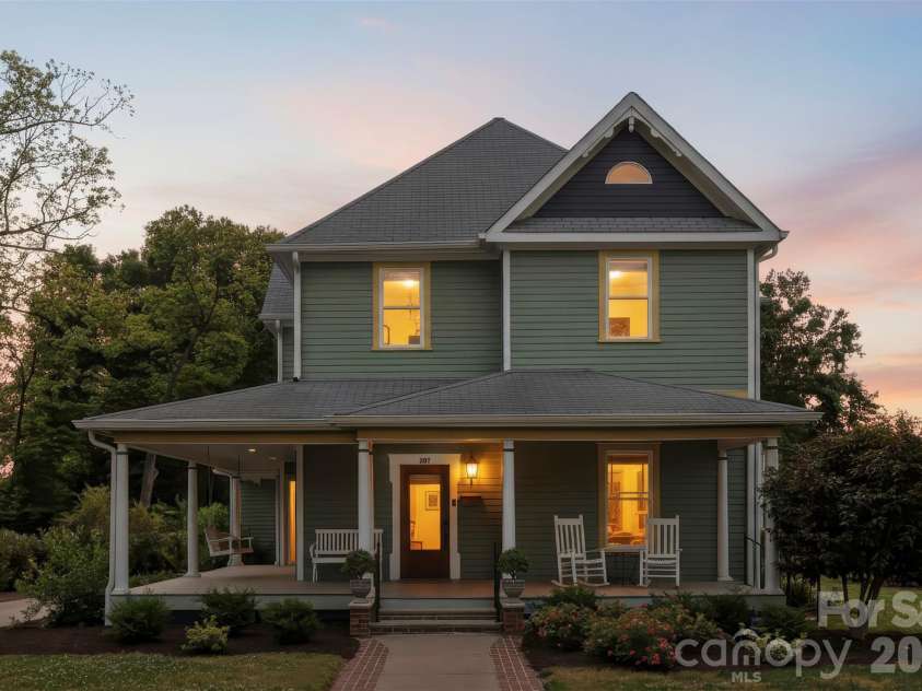 207 Academy Street, Cherryville, NC 28021.  MLS# CAR4369854, YatesRealty ID 26745. 