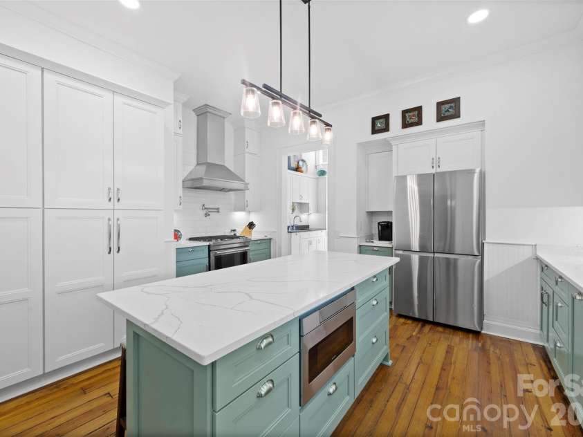207 Academy Street, Cherryville, NC 28021.  MLS# CAR4369854, YatesRealty ID 26745. 