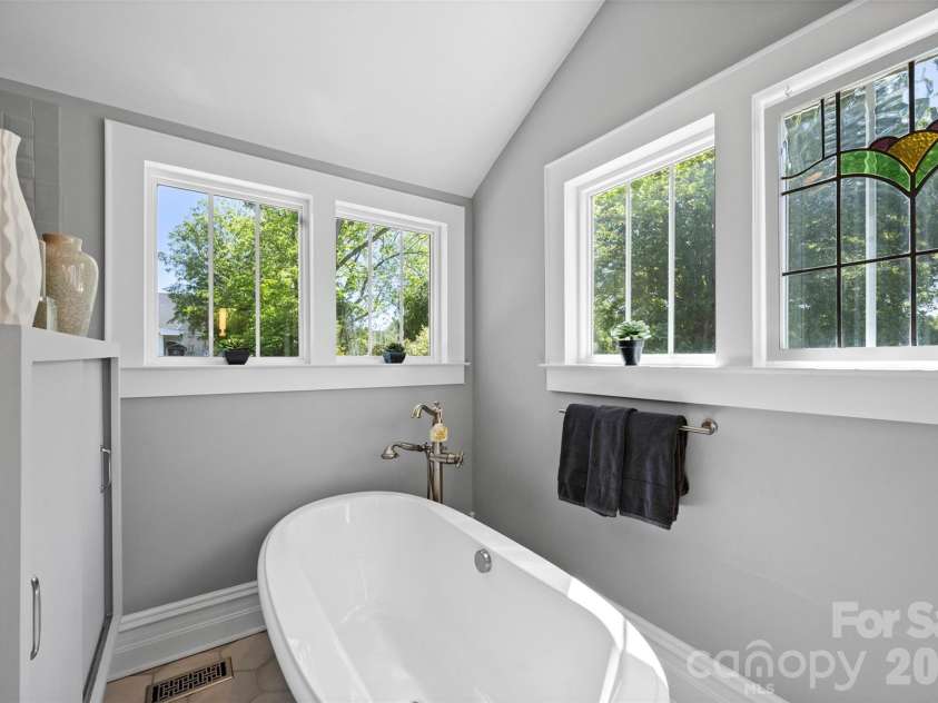 207 Academy Street, Cherryville, NC 28021.  MLS# CAR4369854, YatesRealty ID 26745. 