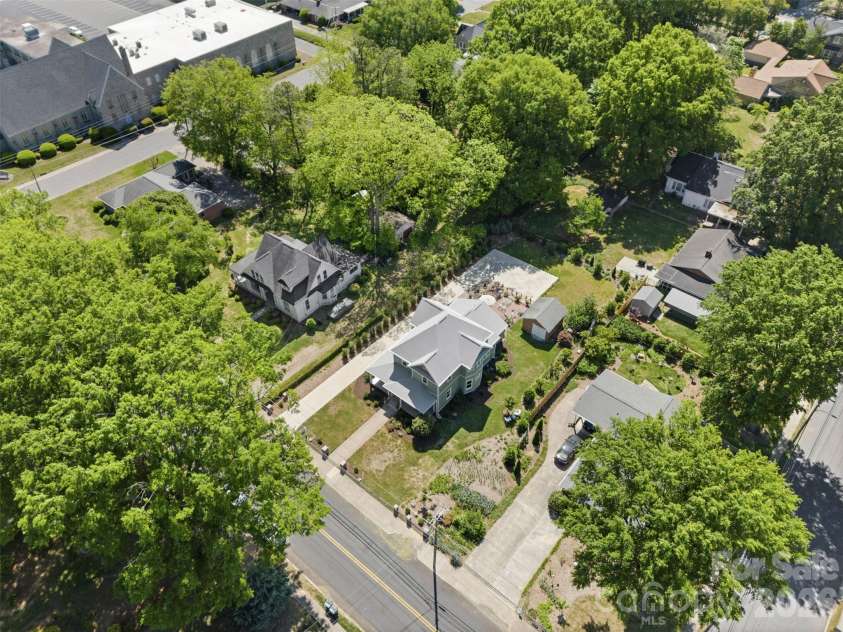 207 Academy Street, Cherryville, NC 28021.  MLS# CAR4369854, YatesRealty ID 26745. 