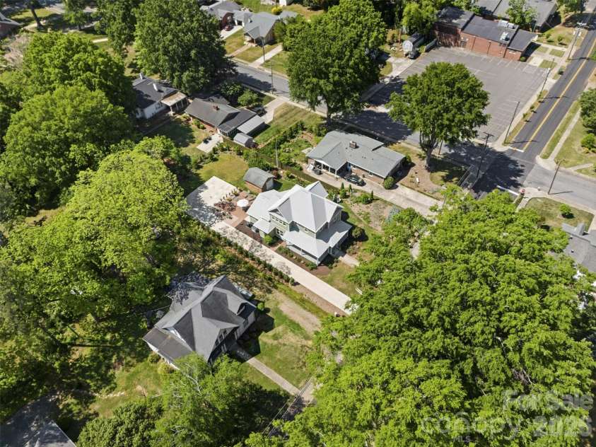 207 Academy Street, Cherryville, NC 28021.  MLS# CAR4369854, YatesRealty ID 26745. 
