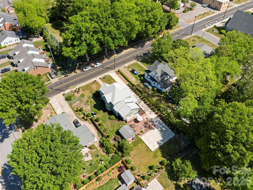 207 Academy Street, Cherryville, NC 28021.  MLS# CAR4369854, YatesRealty ID 26745. 