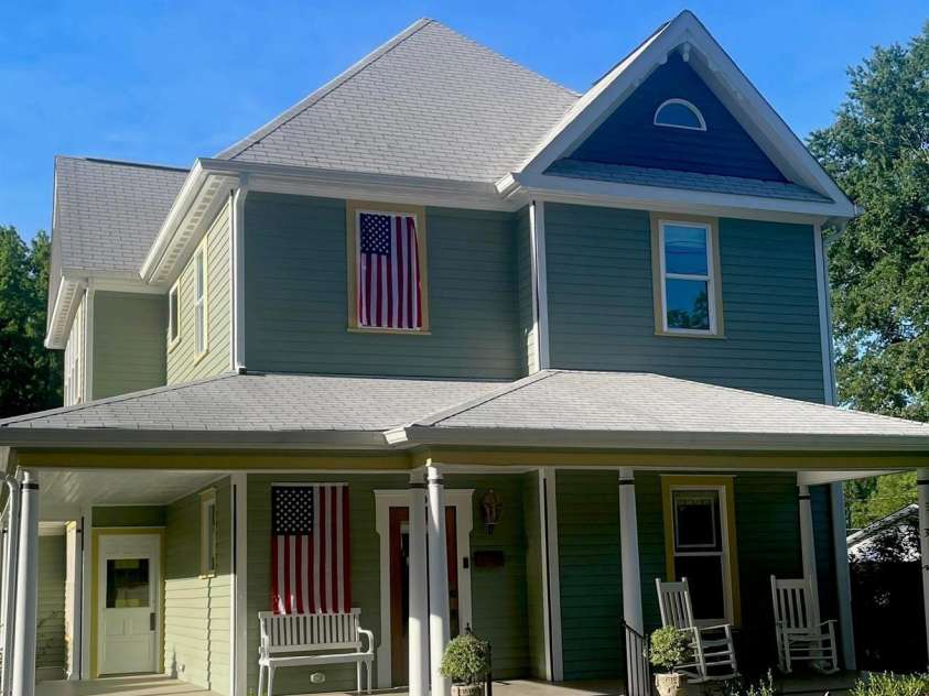 207 Academy Street, Cherryville, NC 28021.  MLS# CAR4369854, YatesRealty ID 26745. 