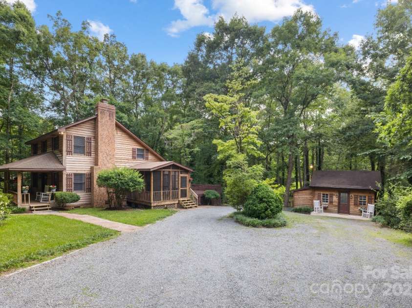 715 White oaks Circle, Monroe, NC 28110.  MLS# CAR4269457, YatesRealty ID 26746. 