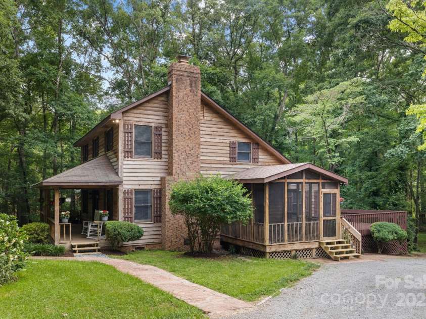 715 White oaks Circle, Monroe, NC 28110.  MLS# CAR4269457, YatesRealty ID 26746. 