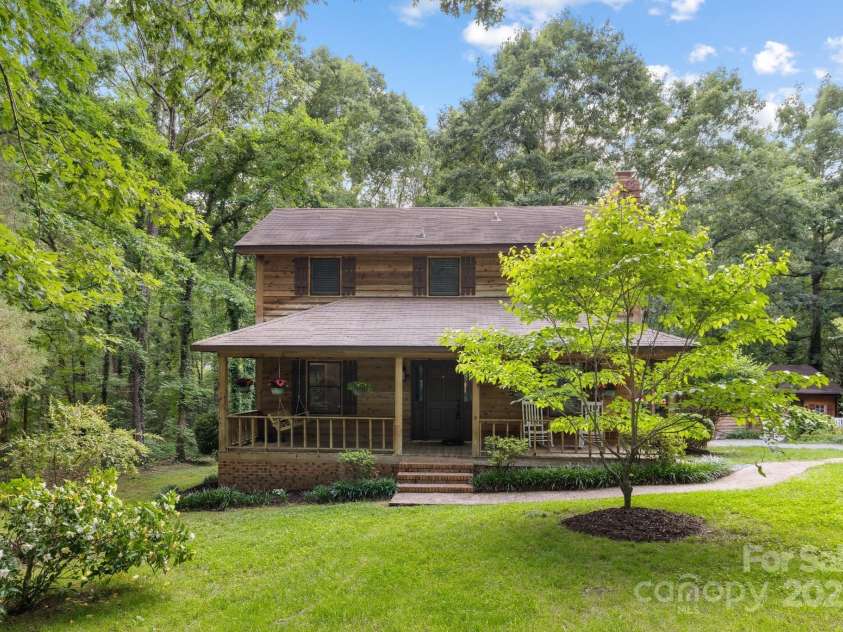 715 White oaks Circle, Monroe, NC 28110.  MLS# CAR4269457, YatesRealty ID 26746. 