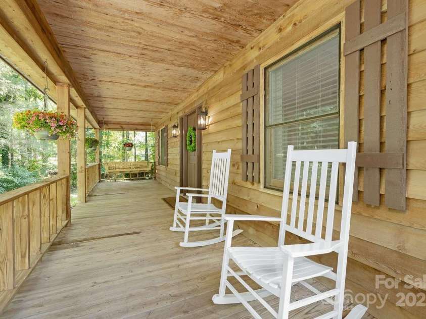 715 White oaks Circle, Monroe, NC 28110.  MLS# CAR4269457, YatesRealty ID 26746. 