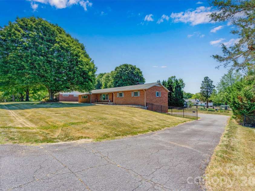 226 28th Avenue Place, Hickory, NC 28601.  MLS# CAR4386379, YatesRealty ID 26747. Lower Drive View