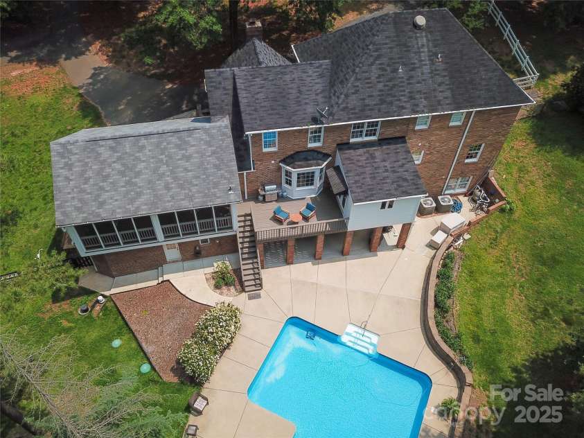 315 Red Barn Trail, Matthews, NC 28104.  MLS# CAR4267692, YatesRealty ID 26749. 