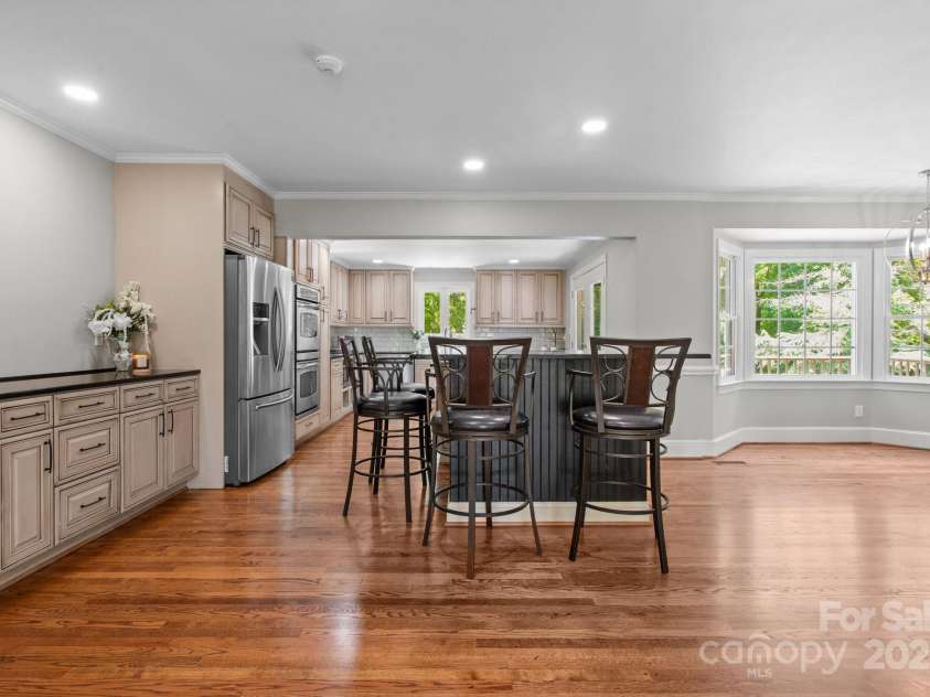 315 Red Barn Trail, Matthews, NC 28104.  MLS# CAR4267692, YatesRealty ID 26749. Island and kitchen