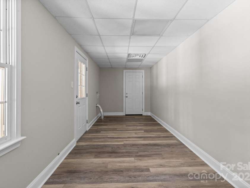 315 Red Barn Trail, Matthews, NC 28104.  MLS# CAR4267692, YatesRealty ID 26749. Office in apartment