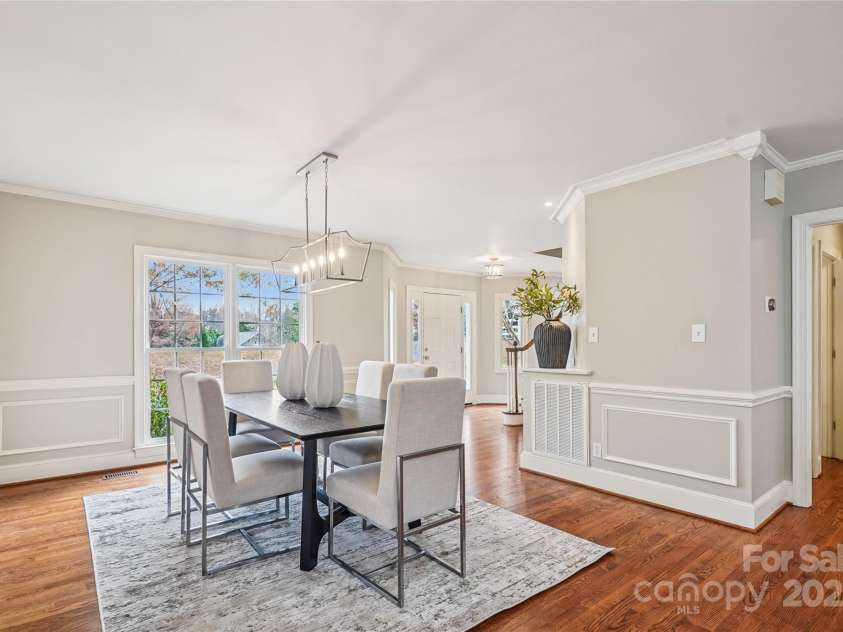 315 Red Barn Trail, Matthews, NC 28104.  MLS# CAR4267692, YatesRealty ID 26749. Primary Dining Room