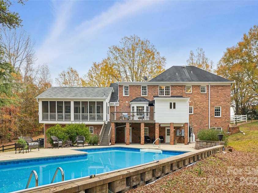 315 Red Barn Trail, Matthews, NC 28104.  MLS# CAR4267692, YatesRealty ID 26749. Rear Exterior