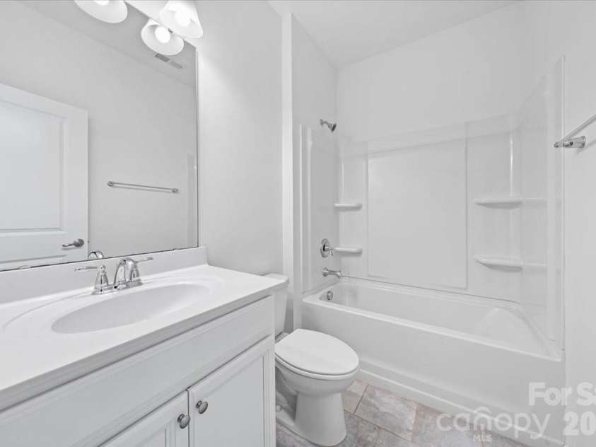 108 Prairie View Court, Belmont, NC 28012.  MLS# CAR4384112, YatesRealty ID 2675. Guest Bathroom