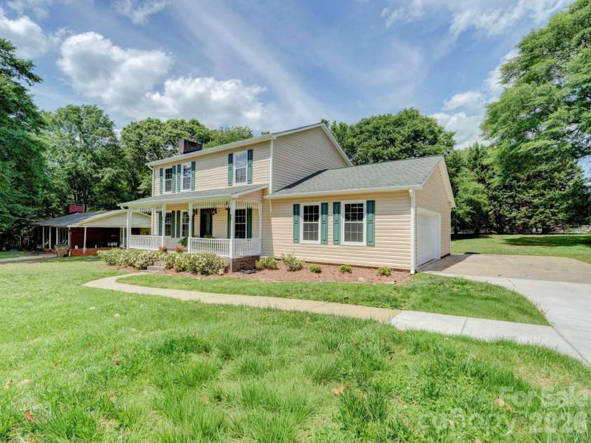 1707 David Drive, Shelby, NC 28150.  MLS# CAR4379907, YatesRealty ID 26750. 