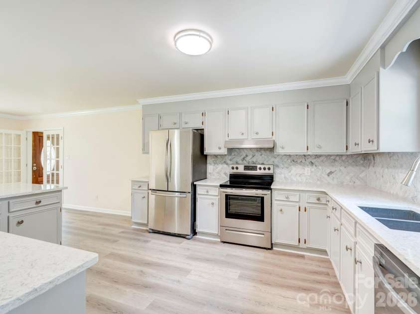 1707 David Drive, Shelby, NC 28150.  MLS# CAR4379907, YatesRealty ID 26750. 