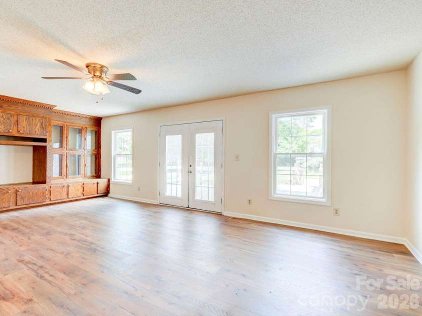 1707 David Drive, Shelby, NC 28150.  MLS# CAR4379907, YatesRealty ID 26750. Bonus Room on Main