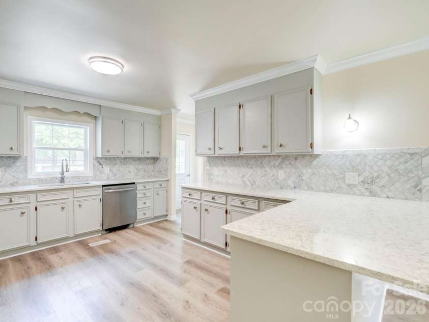 1707 David Drive, Shelby, NC 28150.  MLS# CAR4379907, YatesRealty ID 26750. Kitchen