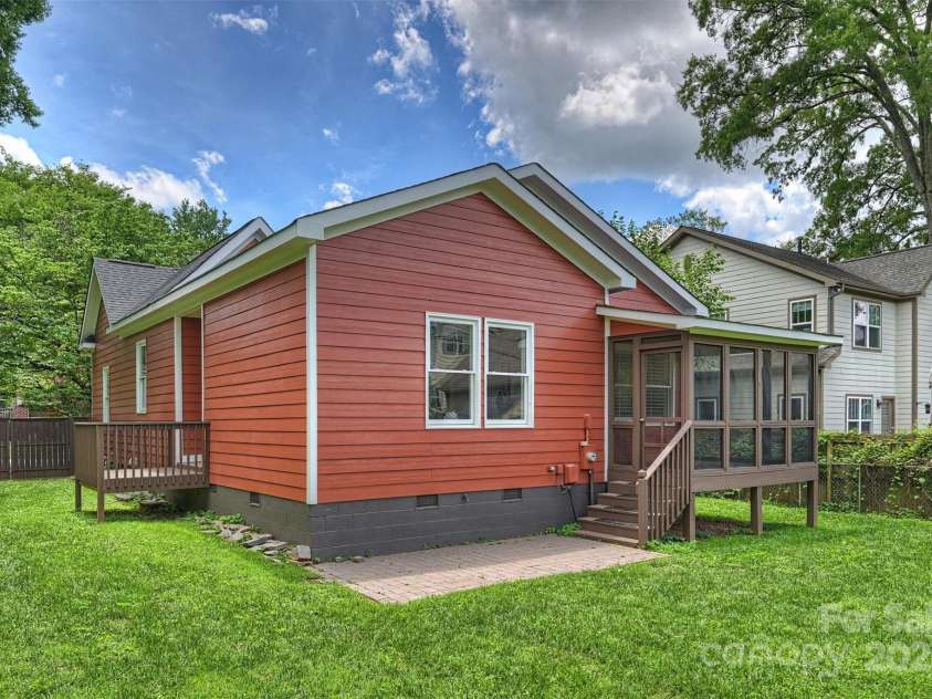 3519 Card Street, Charlotte, NC 28205.  MLS# CAR4271115, YatesRealty ID 26750. 