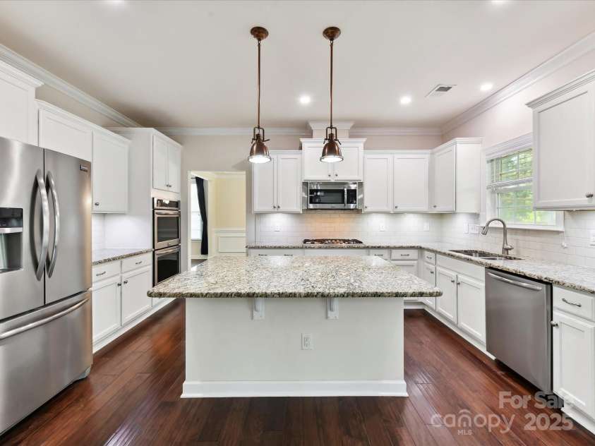 17012 Alydar Commons Lane, Charlotte, NC 28278.  MLS# CAR4273044, YatesRealty ID 26752. 