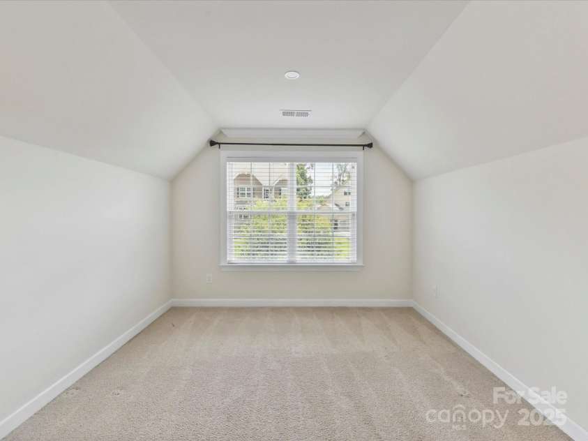 17012 Alydar Commons Lane, Charlotte, NC 28278.  MLS# CAR4273044, YatesRealty ID 26752. 