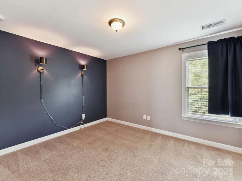 17012 Alydar Commons Lane, Charlotte, NC 28278.  MLS# CAR4273044, YatesRealty ID 26752. 