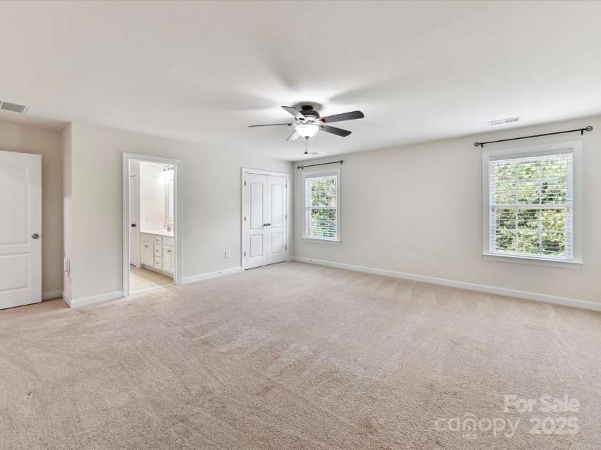 17012 Alydar Commons Lane, Charlotte, NC 28278.  MLS# CAR4273044, YatesRealty ID 26752. 