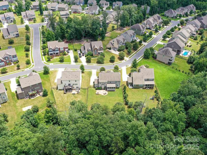 17012 Alydar Commons Lane, Charlotte, NC 28278.  MLS# CAR4273044, YatesRealty ID 26752. 