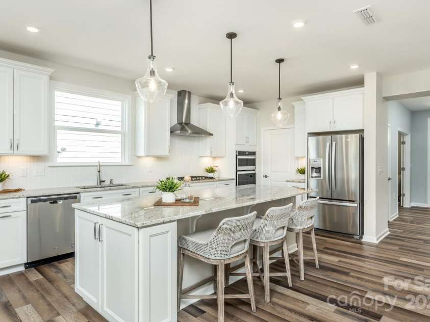 1022 Kinship Drive, Lancaster, SC 29720.  MLS# CAR4273743, YatesRealty ID 26753. Luxurious Gourmet Kitchen