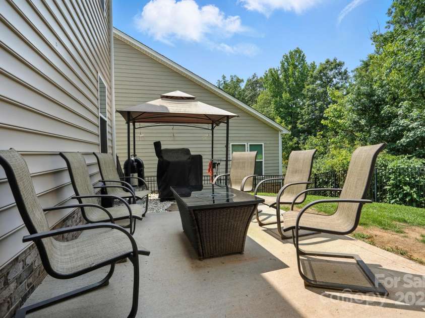 3020 Fallondale Road, Waxhaw, NC 28173.  MLS# CAR4274906, YatesRealty ID 26757. 