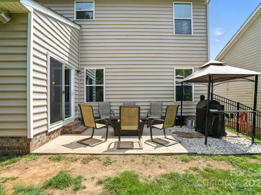 3020 Fallondale Road, Waxhaw, NC 28173.  MLS# CAR4274906, YatesRealty ID 26757. 