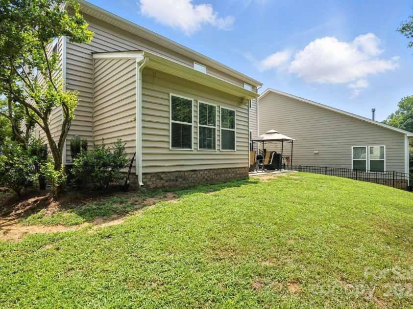 3020 Fallondale Road, Waxhaw, NC 28173.  MLS# CAR4274906, YatesRealty ID 26757. 