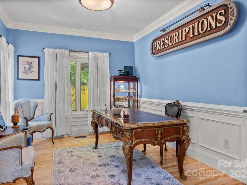 11 Hearthstone Drive, Asheville, NC 28803.  MLS# CAR4277010, YatesRealty ID 26759. 