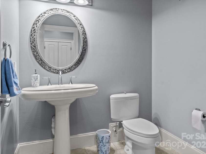 11 Hearthstone Drive, Asheville, NC 28803.  MLS# CAR4277010, YatesRealty ID 26759. 