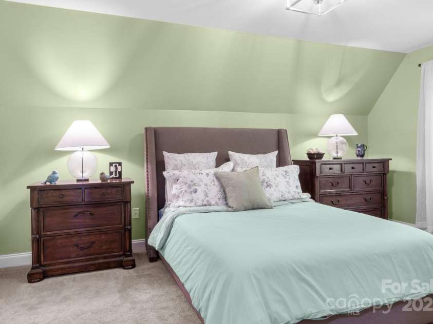 11 Hearthstone Drive, Asheville, NC 28803.  MLS# CAR4277010, YatesRealty ID 26759. 